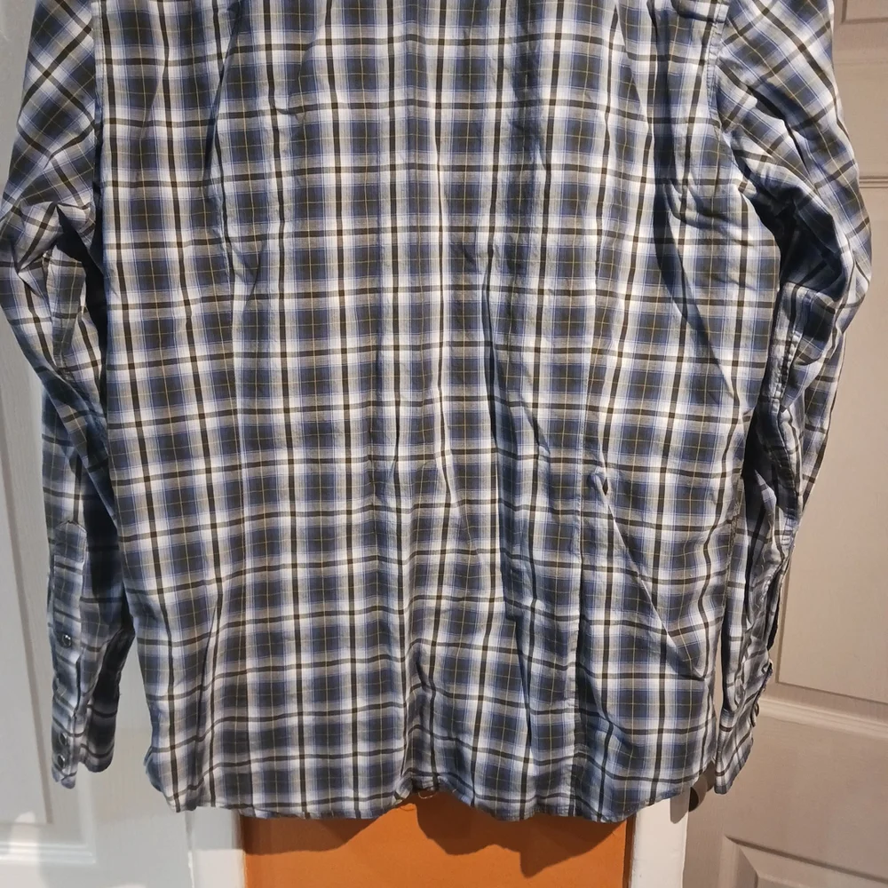 Banana Republic Men's Pearl Snap Blue Plaid Button-down Shirt, Pockets. Size M